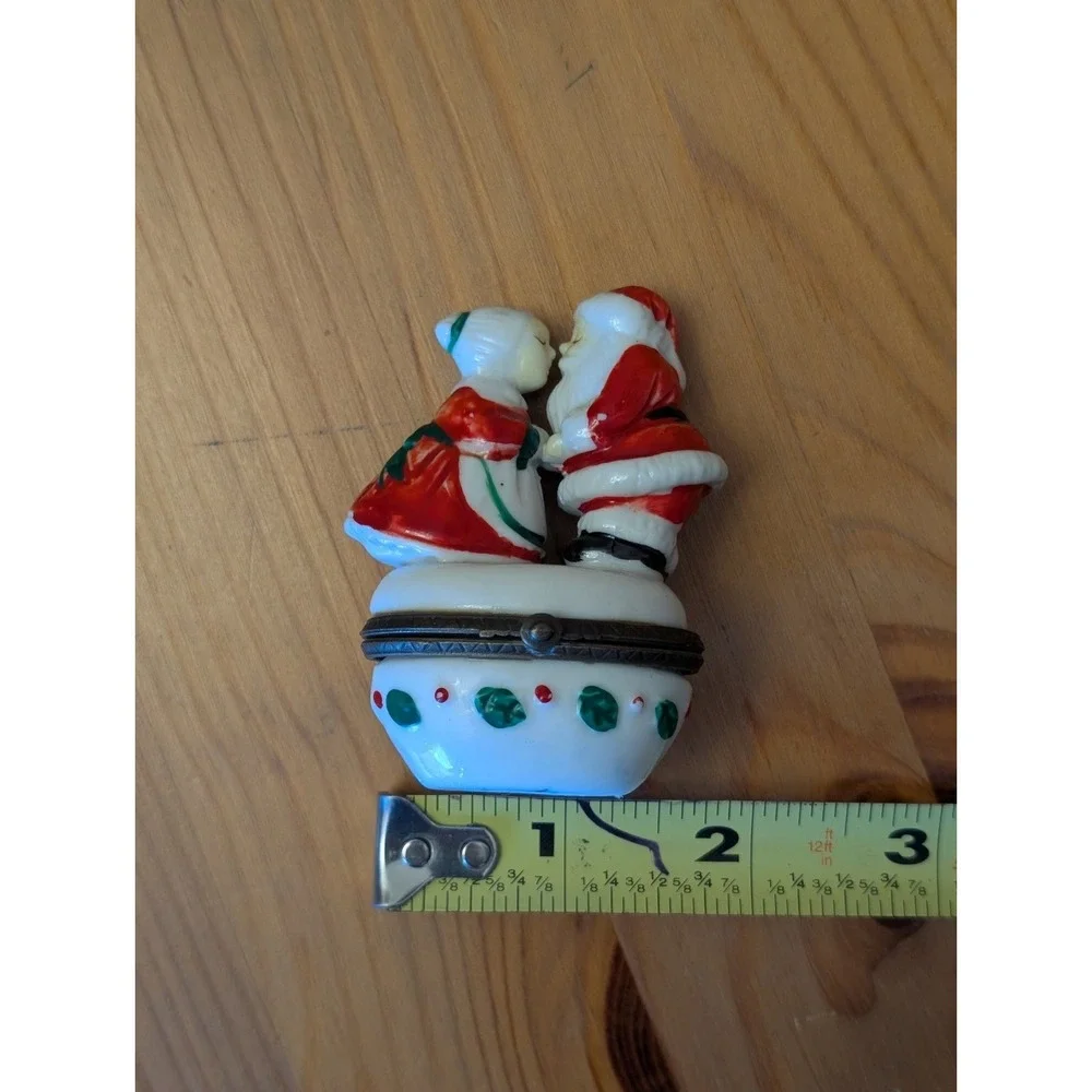 Vintage Classic Porcelain Kissing Santa & Mrs. Claus Hinged Trinket Box Mini